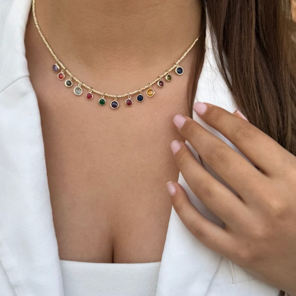 14 AYAR ÖZEL TASARIM DORİKA TOP ÜZERİNE RENKLİ KRİSTAL TAŞLI ALTIN KOLYE