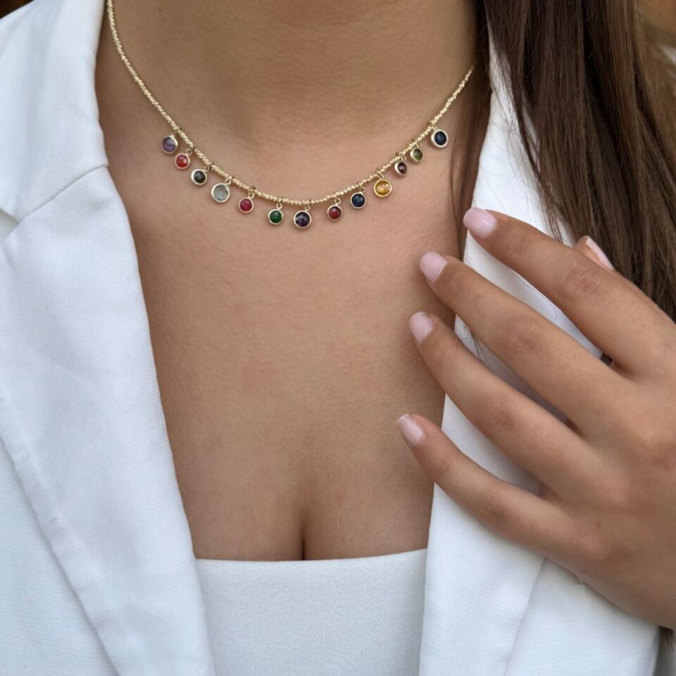 14 AYAR ÖZEL TASARIM DORİKA TOP ÜZERİNE RENKLİ KRİSTAL TAŞLI ALTIN KOLYE