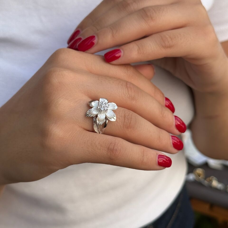 14 AYAR BEYAZ ALTIN ÇİÇEK SEDEF ÖZEL TASARIM ALTIN YÜZÜK