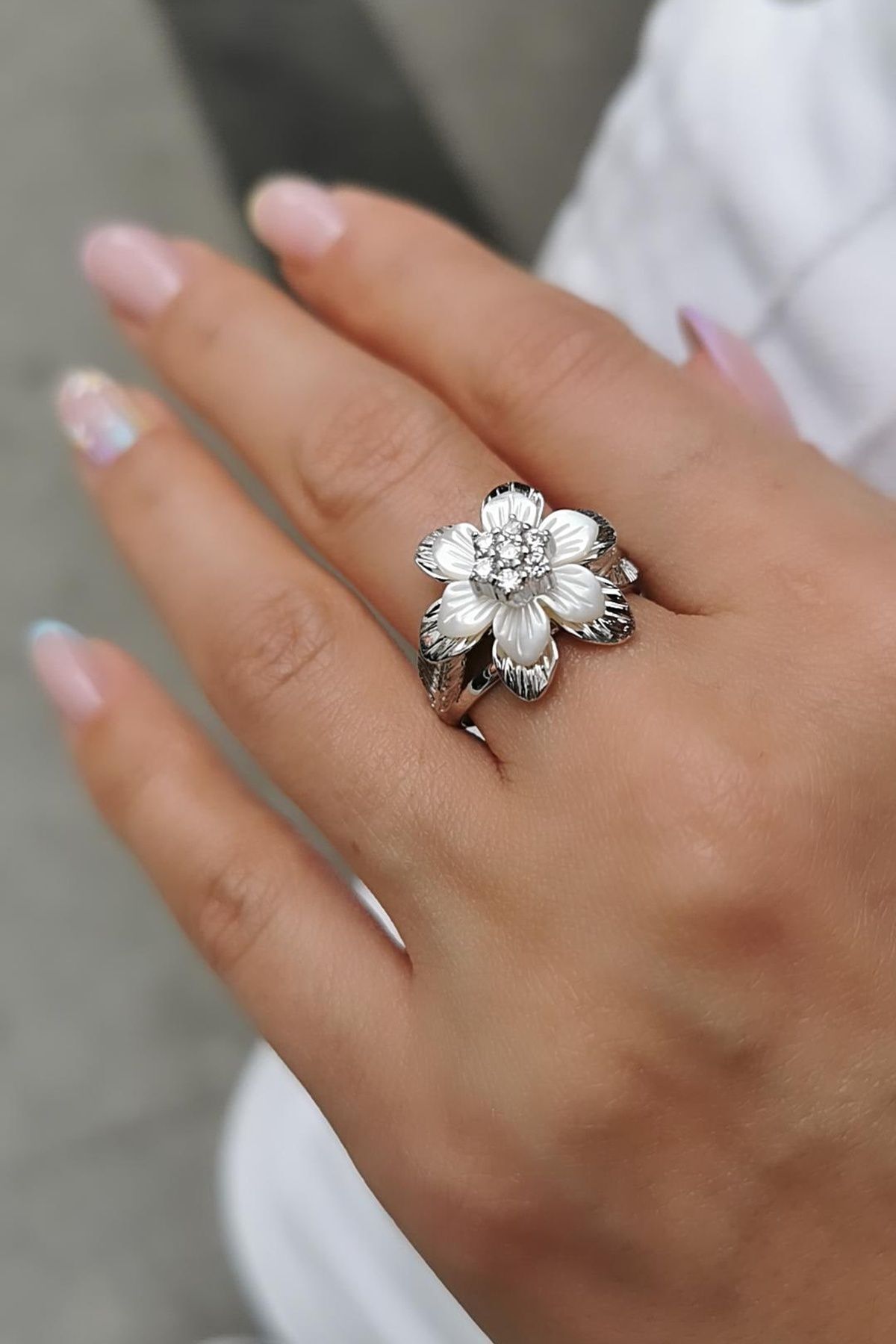 14 AYAR BEYAZ ALTIN ÇİÇEK SEDEF ÖZEL TASARIM ALTIN YÜZÜK 16