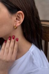 22 AYAR ÖZEL TASARIM İTALYAN MODEL YILDIZ FİGÜRLÜ KARE KÜPE