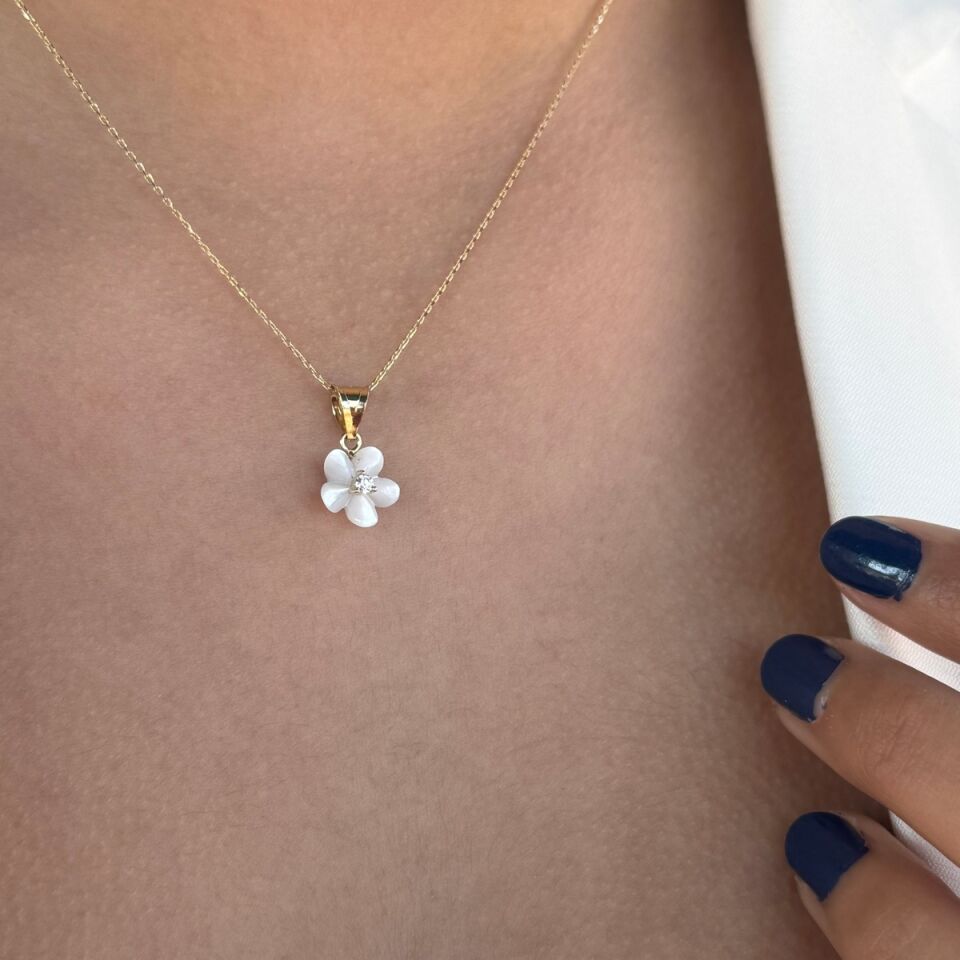 14 AYAR SEDEF ÇİÇEK UÇLU ZARİF ALTIN KOLYE