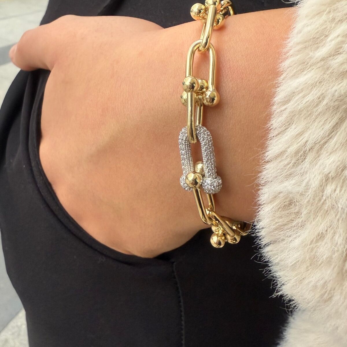 14 AYAR ÖZEL TASARIM TOPLU ATAÇ VE ORTASI TAŞLI ALTIN BİLEKLİK