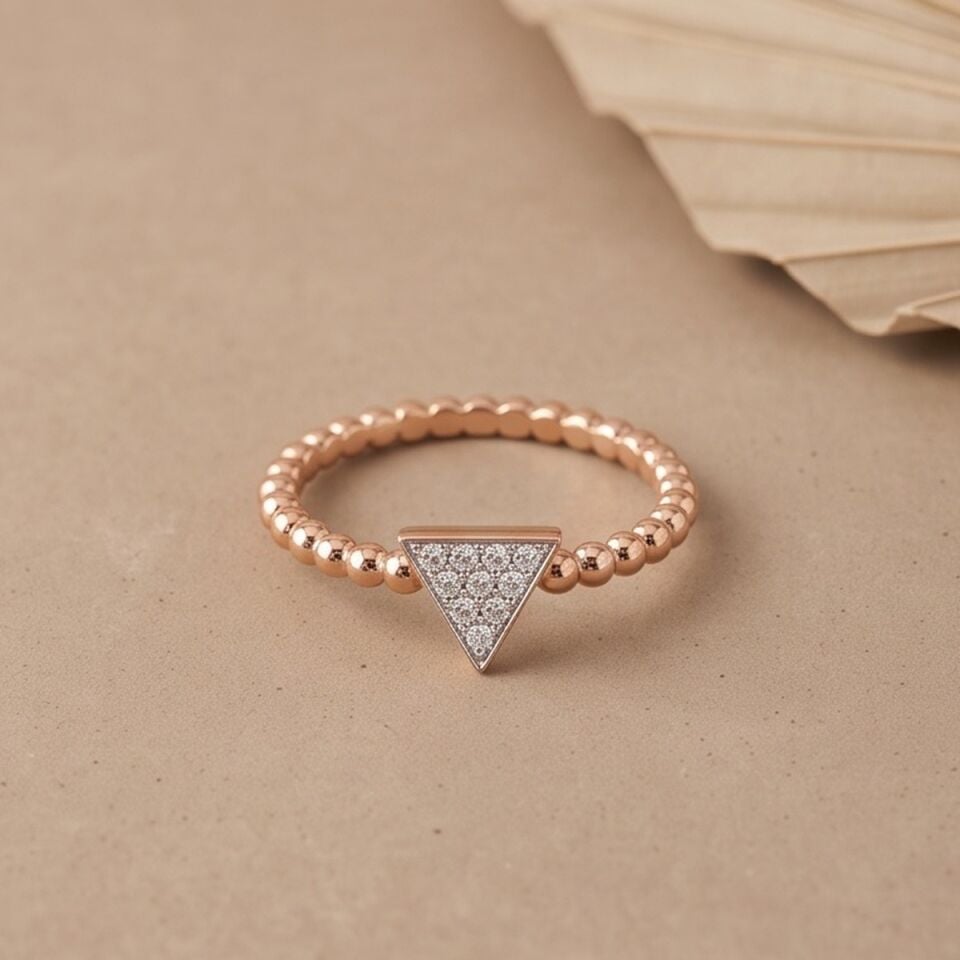 14 Ayar 0,05 Ct Pırlanta Taşlı Üçgen Tasarım Rose Altın Yüzük