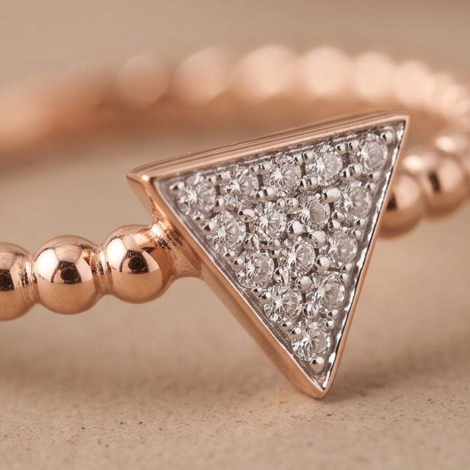 14 Ayar 0,05 Ct Pırlanta Taşlı Üçgen Tasarım Rose Altın Yüzük