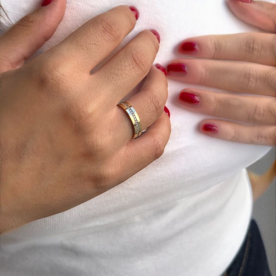 14 AYAR ORTASI TAŞLI MODERN 4 MM ALYANS YÜZÜK