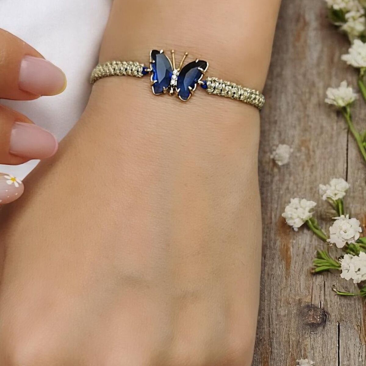 14 AYAR LACİVERT TAŞLI KELEBEK ALTIN RENGİ İPLİ BİLEKLİK