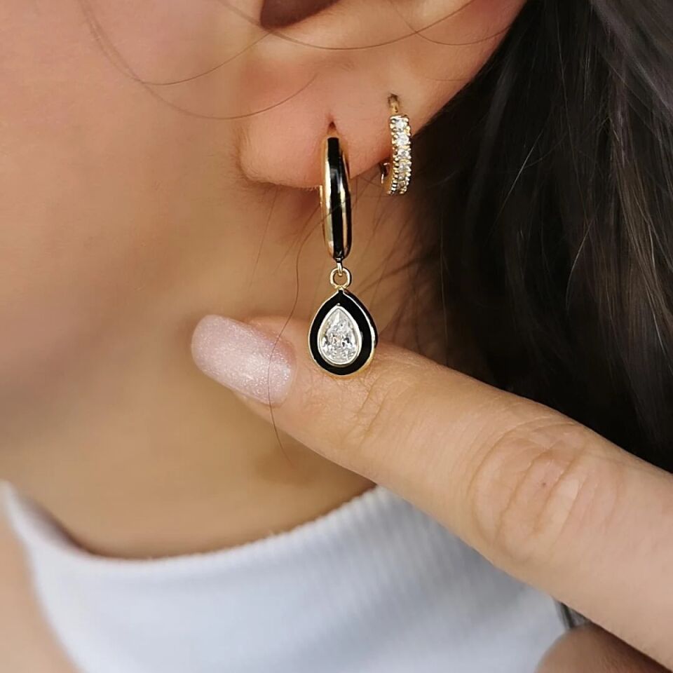 14 AYAR DAMLA TAŞLI SİYAH MİNELİ HALKA KÜPE