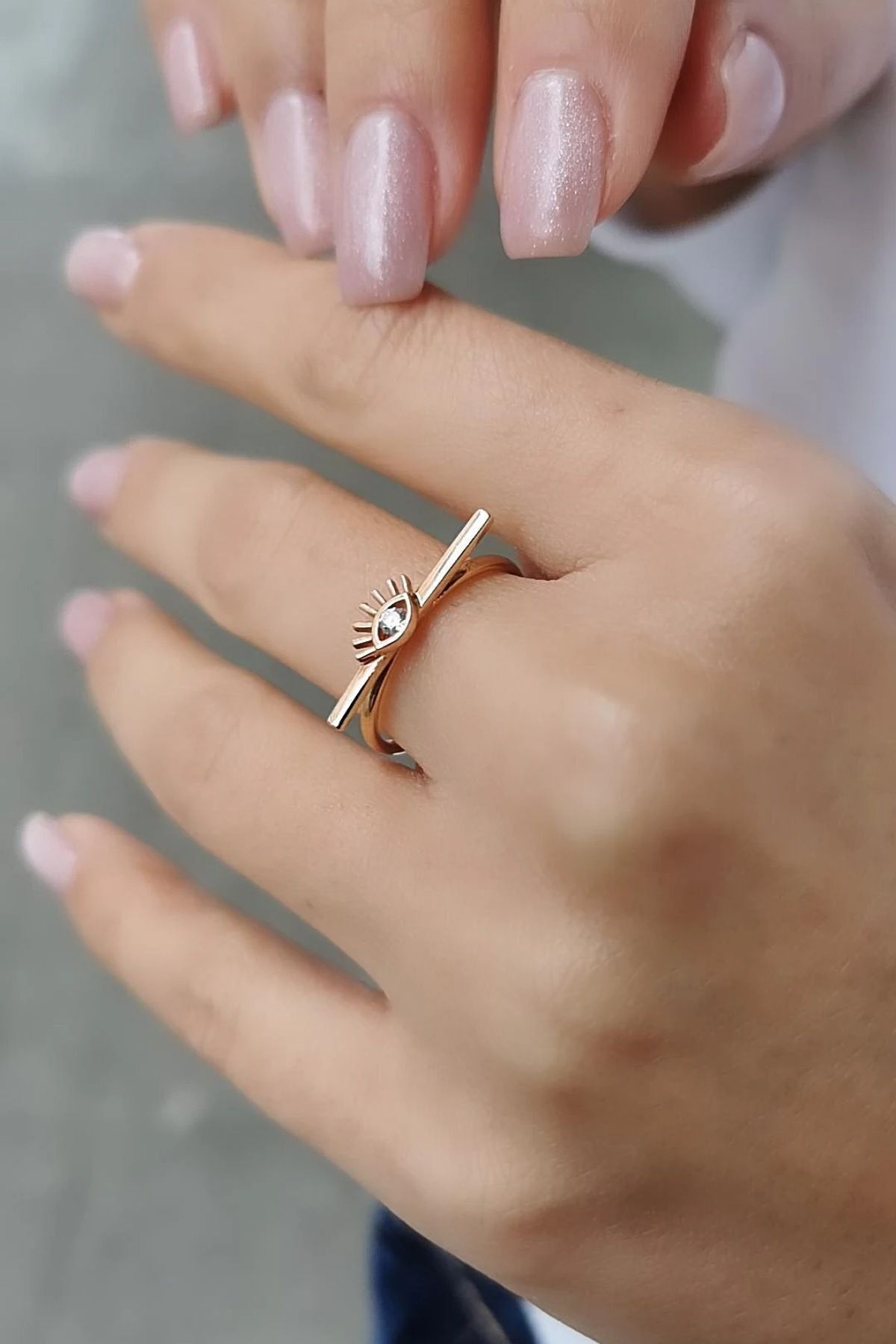 14 AYAR ROSE RENGİ KİRPİKLİ GÖZ ALTIN YÜZÜK 17