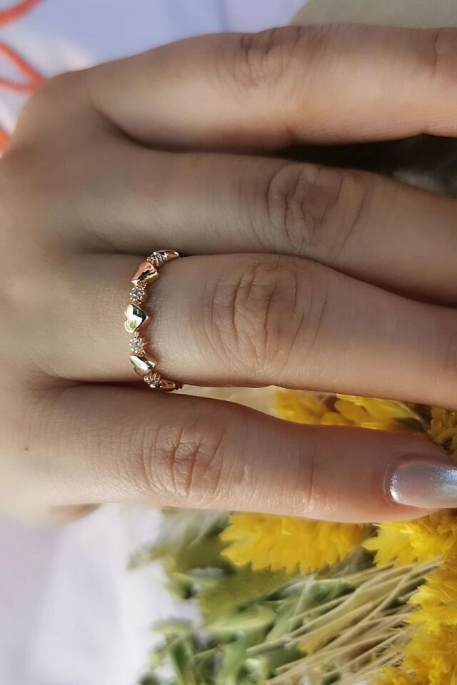 14 AYAR ROSE RENGİ KALP VE TAŞTAN OLUŞAN TASARIM ALTIN YÜZÜK