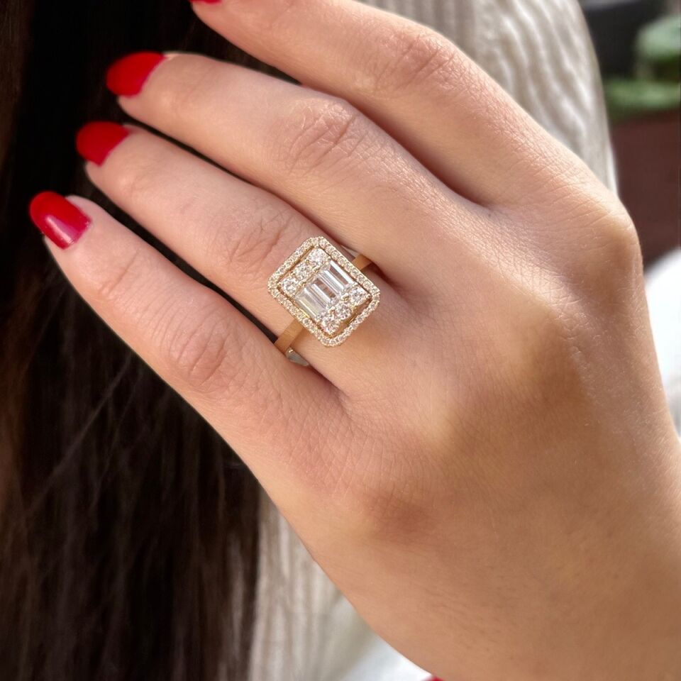 14 AYAR BAGET TAŞLI YÜZÜK