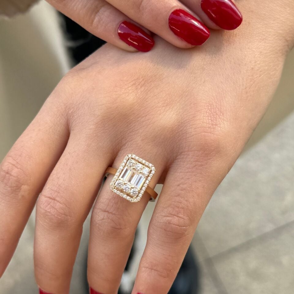 14 AYAR BAGET TAŞLI YÜZÜK