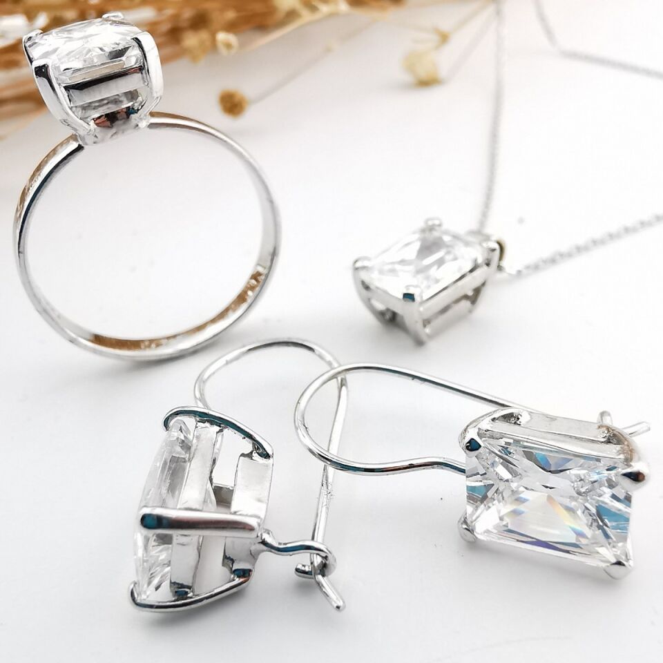 14 Ayar Beyaz Altın Baget Üçlü Takım