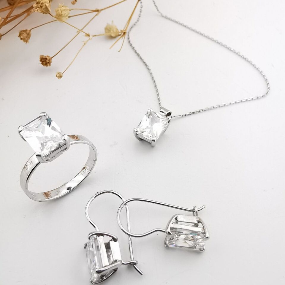 14 Ayar Beyaz Altın Baget Üçlü Takım