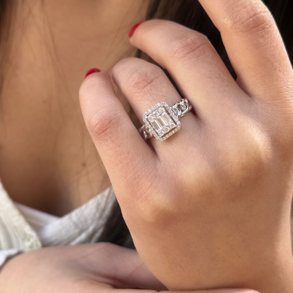 14 AYAR BAGET TAŞLI YÜZÜK