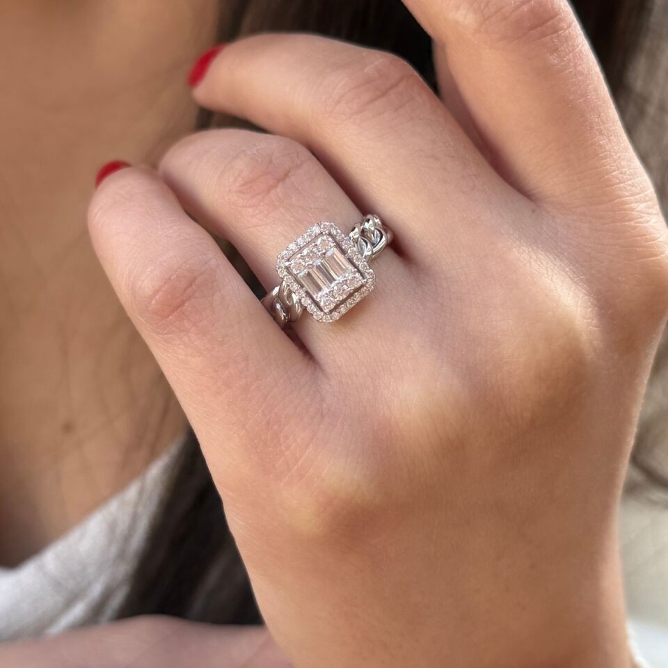 14 AYAR BAGET TAŞLI YÜZÜK