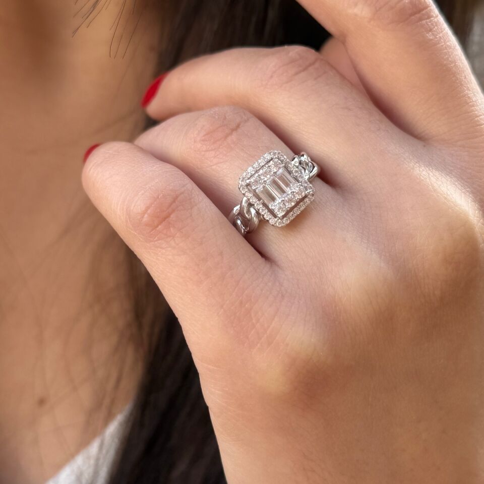 14 AYAR BAGET TAŞLI YÜZÜK