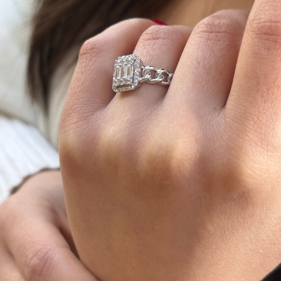 14 AYAR BAGET TAŞLI YÜZÜK