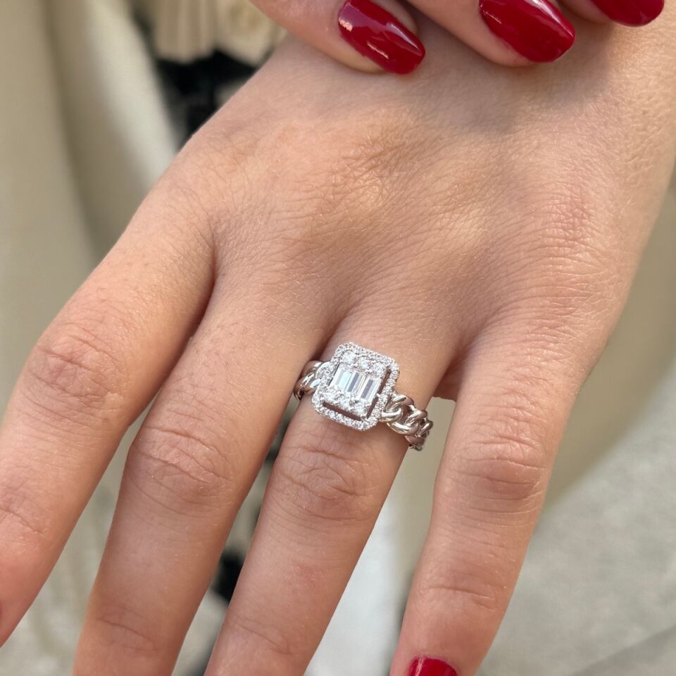 14 AYAR BAGET TAŞLI YÜZÜK