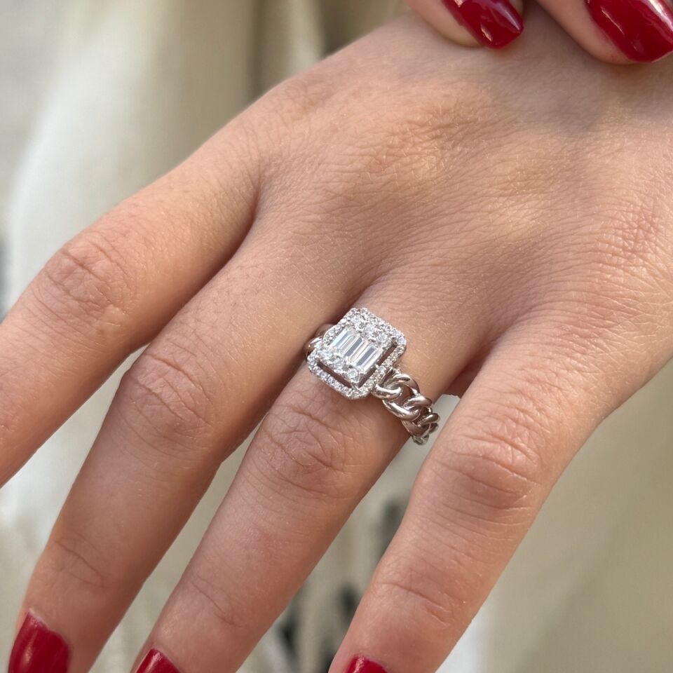 14 AYAR BAGET TAŞLI YÜZÜK