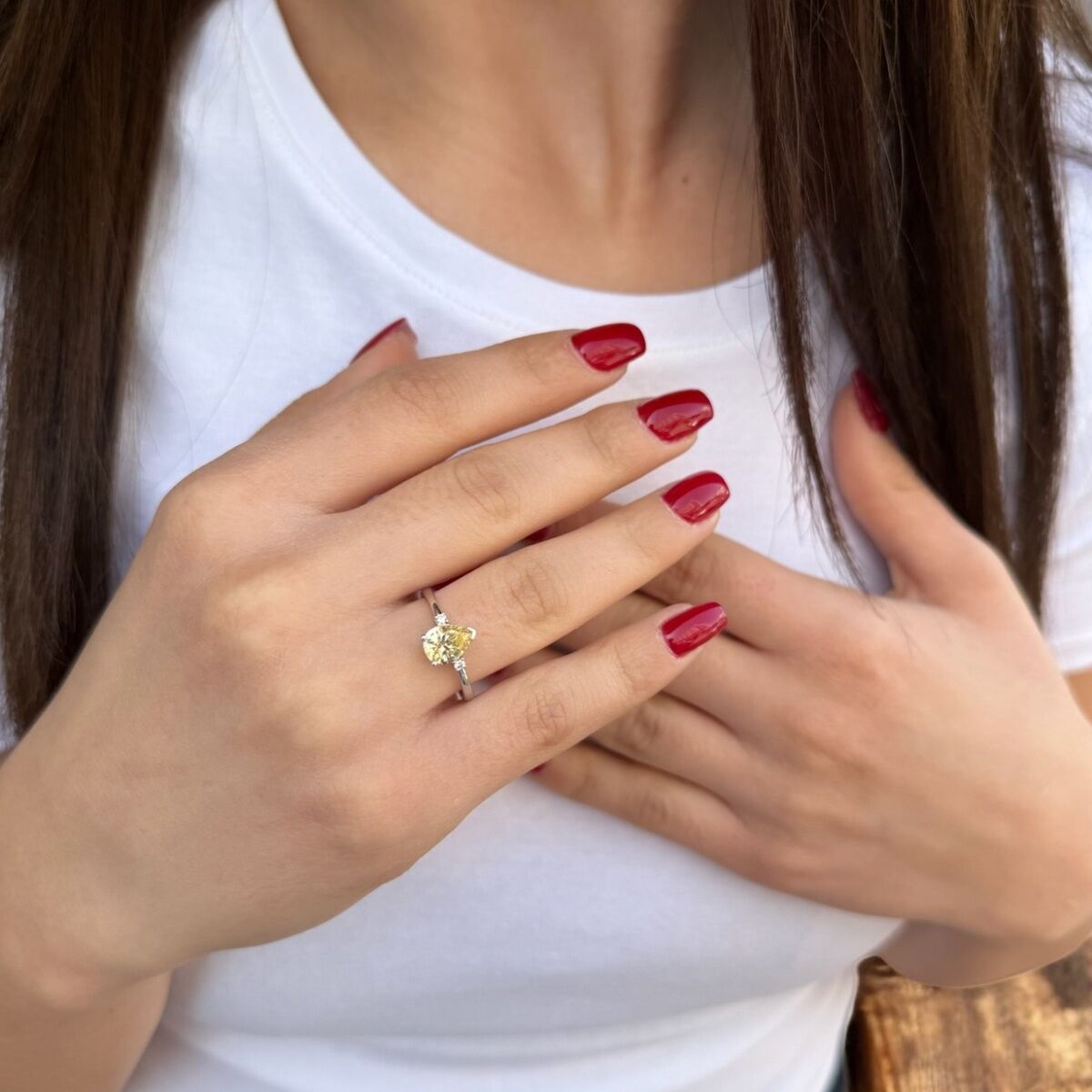 14 AYAR 1,92 CT SARI SAFİR FANCY TAŞLI VE 0,04 CT PIRLANTA TAŞLI BEYAZ ALTIN YÜZÜK