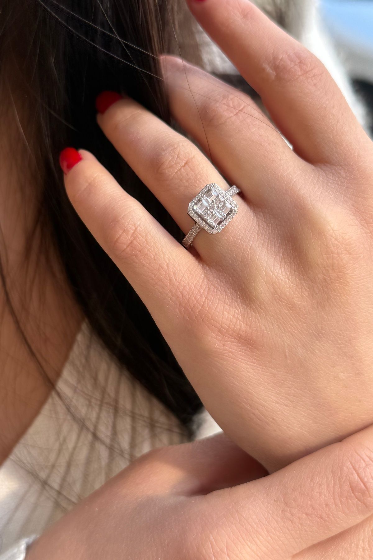 14 AYAR BAGET TAŞLI KARE MODEL ÖZEL TASARIM YÜZÜK