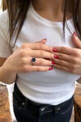 14 AYAR 3,78 CT SAFİR TAŞLI VE 0,04 CT PIRLANTA TAŞLI BEYAZ ALTIN YÜZÜK 17