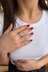 14 AYAR 1,94 CT MİSTİK TOPAZ TAŞLI VE 0,04 CT PIRLANTA TAŞLI BEYAZ ALTIN YÜZÜK
