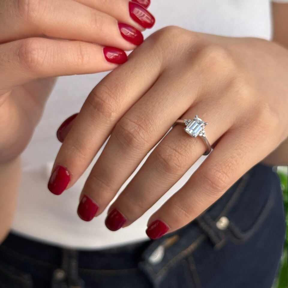 14 AYAR BAGET TAŞLI TEKTAŞ YÜZÜK