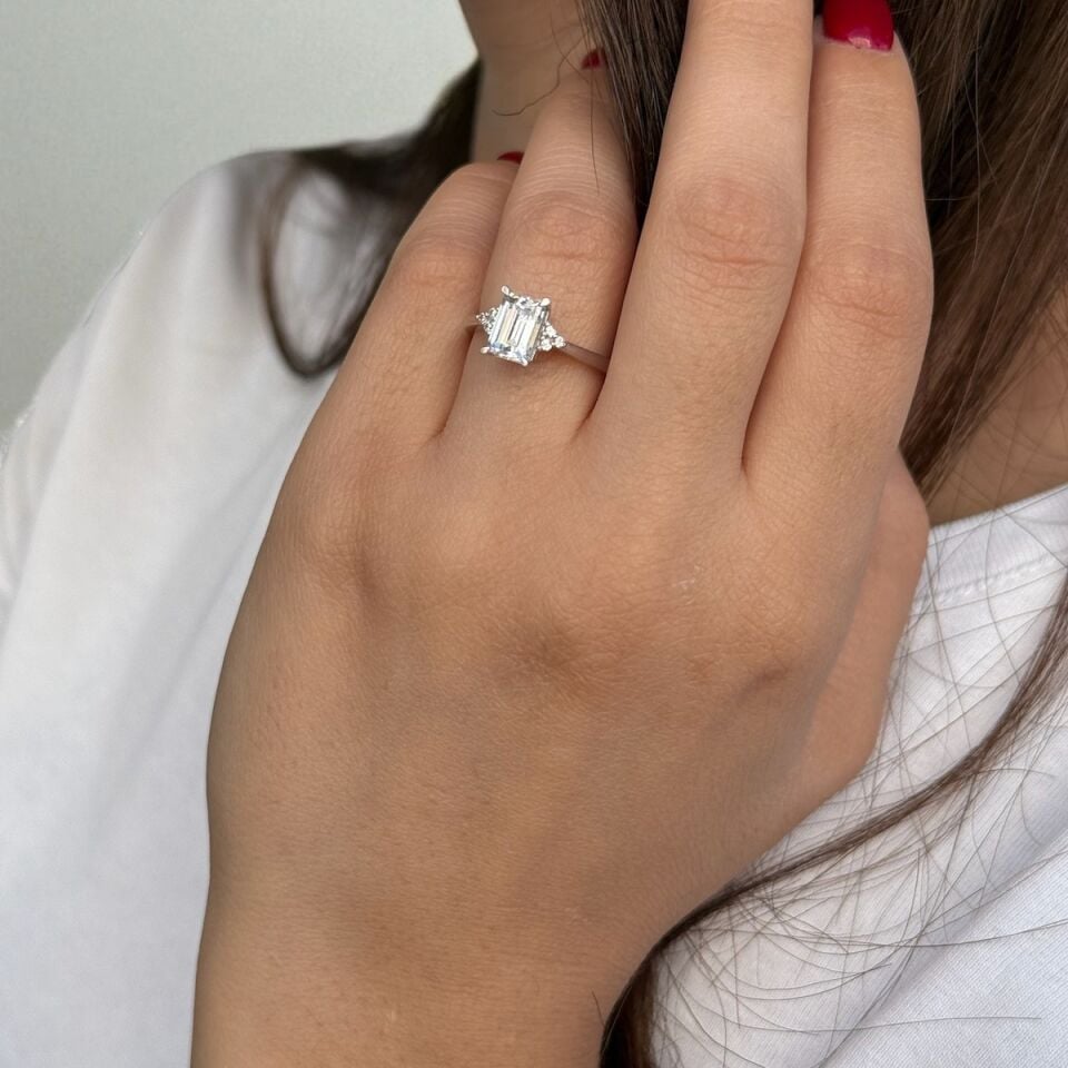 14 AYAR BAGET TAŞLI TEKTAŞ YÜZÜK