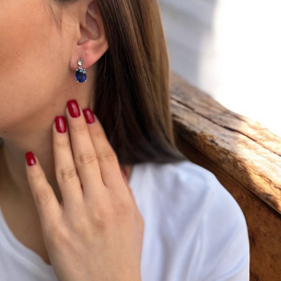 14 AYAR 4,58 CT SAFİR VE 0,04 CT PIRLANTA TAŞLI BEYAZ ALTIN KÜPE