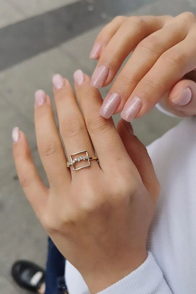 14 AYAR KARE TAŞLI ALTIN YÜZÜK 16