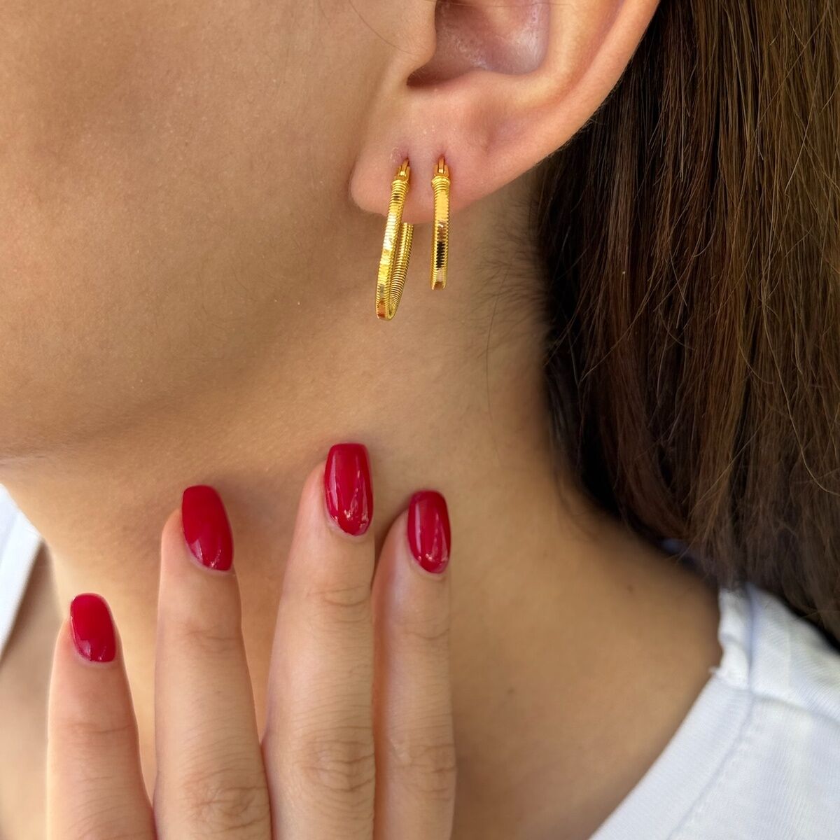 22 AYAR ÜZERİ PARLAK HALKA ALTIN KÜPE KOMBİNİ