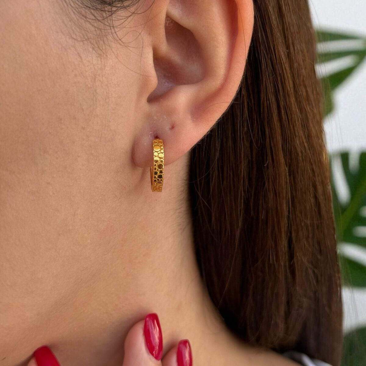 22 AYAR ÜZERİ DERİ DESENLİ TASARIM HALKA KÜPE