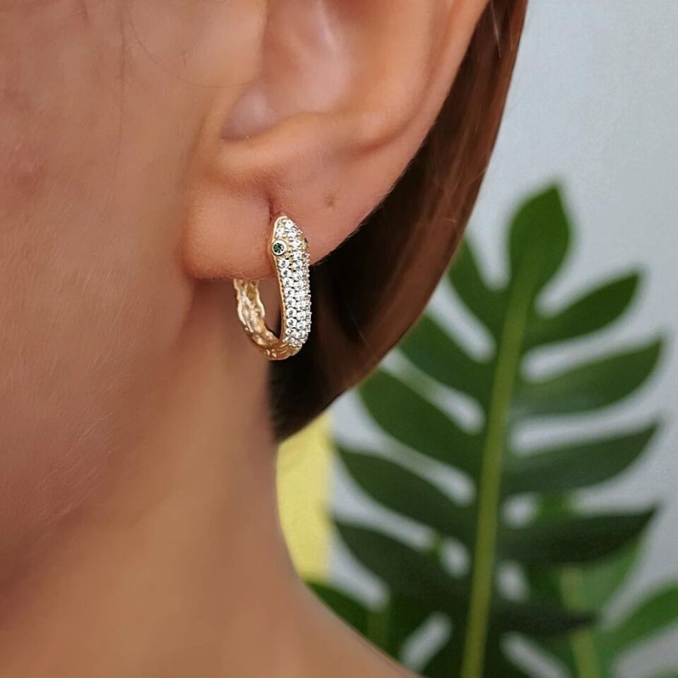 14 AYAR TAŞLI YEŞİL GÖZLÜ YILAN ALTIN KÜPE