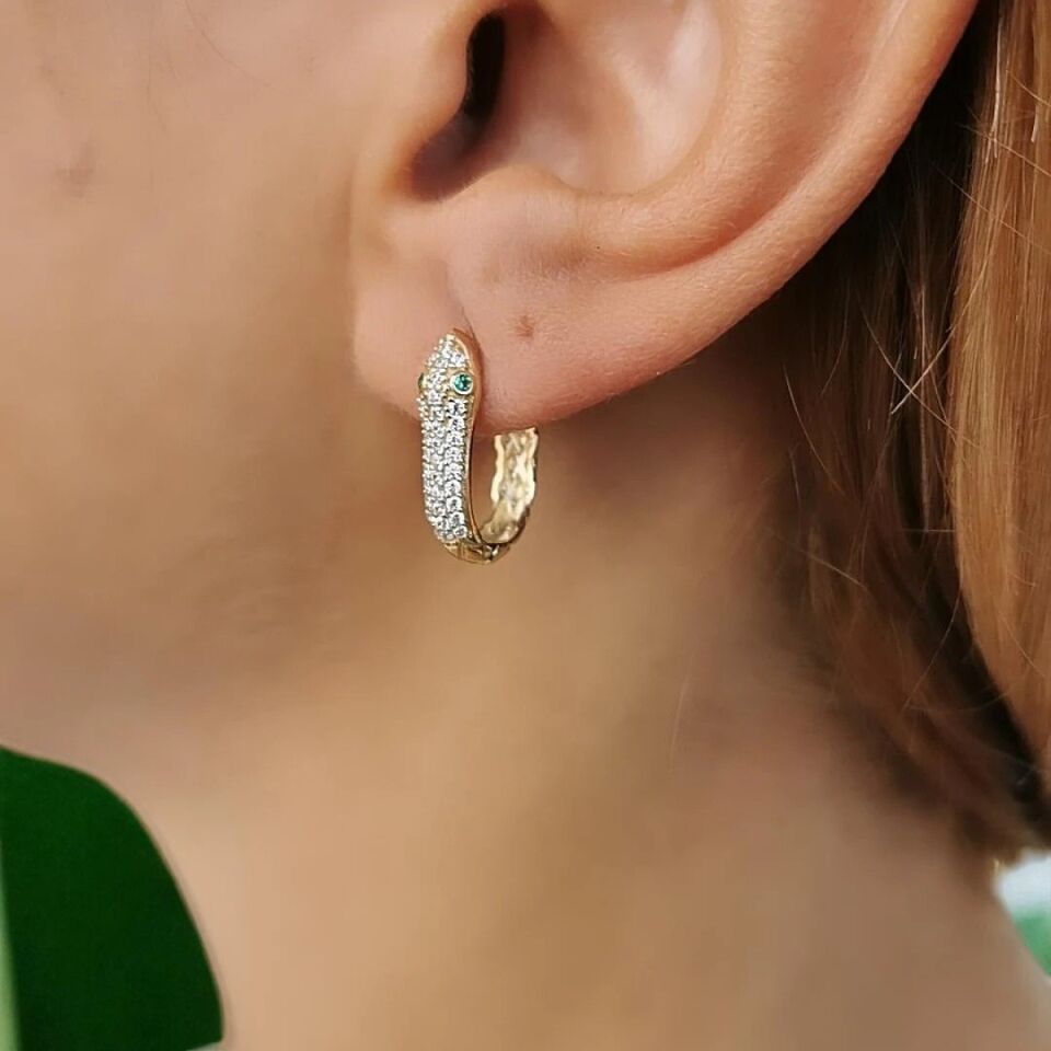 14 AYAR TAŞLI YEŞİL GÖZLÜ YILAN ALTIN KÜPE