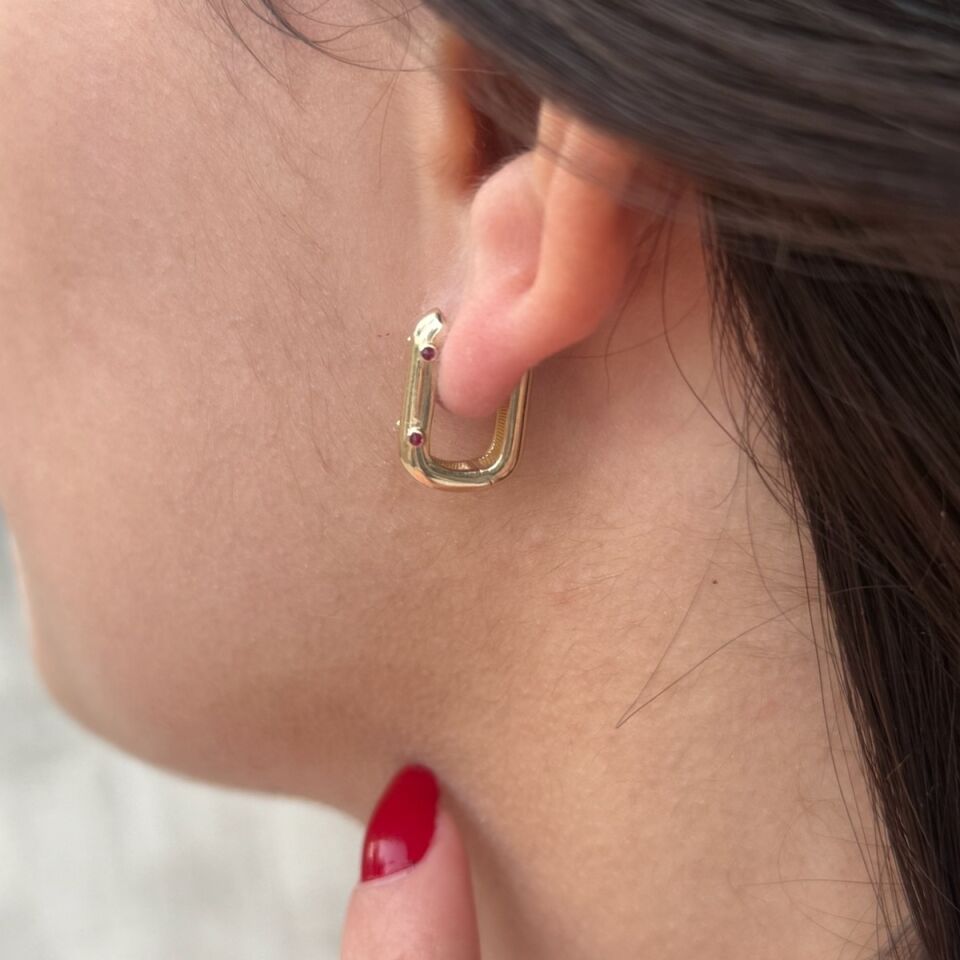 14 AYAR ÖZEL TASARIM KENARLARI BORDO TAŞLI DİKDÖRTGEN KÜPE