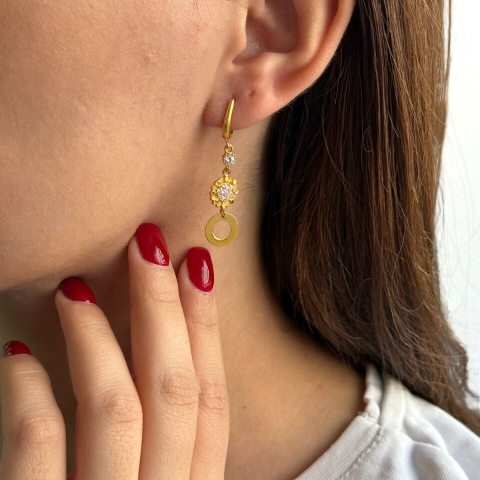 22 AYAR SALLANTILI KÜPE