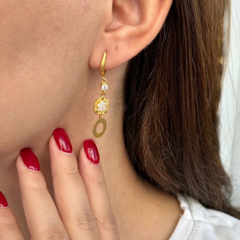 22 AYAR SALLANTILI KÜPE