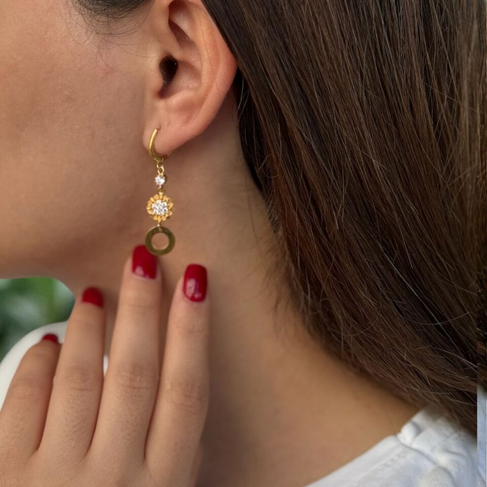 22 AYAR SALLANTILI KÜPE