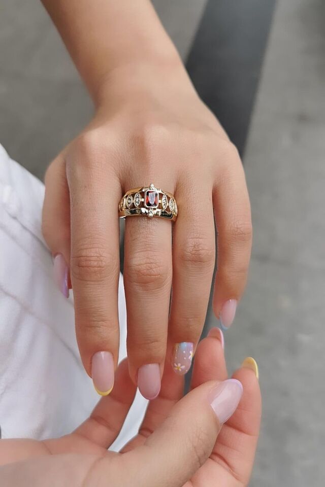 14 Ayar Kırmızı Garnet Taşlı Altın Yüzük 16