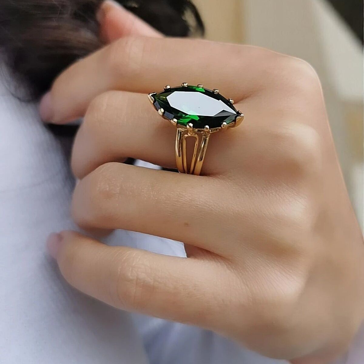 14 AYAR KRİSTAL YEŞİL RENGİ TAŞLI ALTIN YÜZÜK