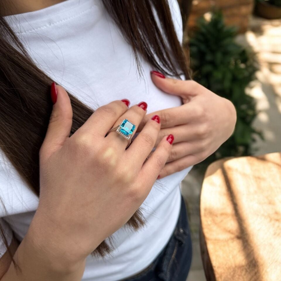 14 AYAR ÖZEL TASARIM KRİSTAL BLUE TOPAZ TAŞLI ALTIN YÜZÜK