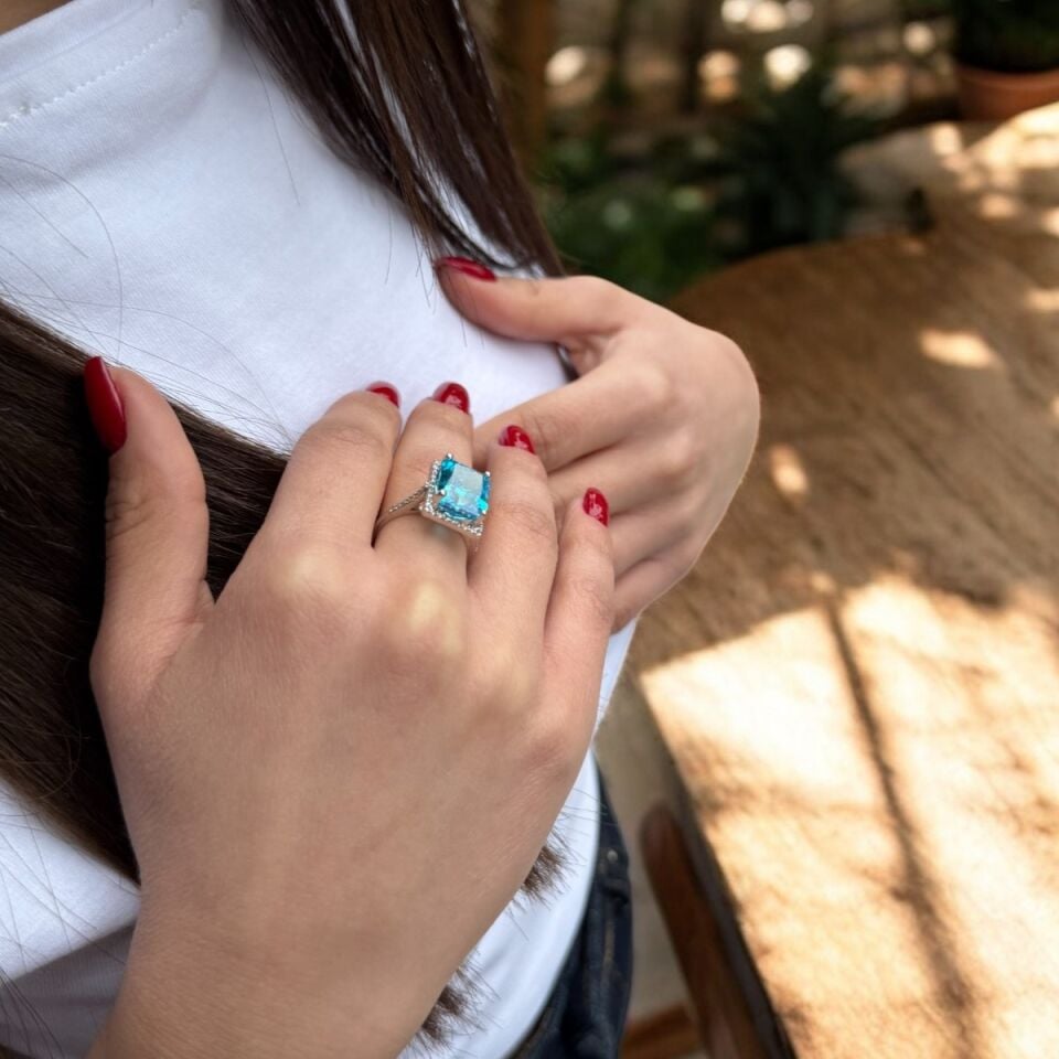 14 AYAR ÖZEL TASARIM KRİSTAL BLUE TOPAZ TAŞLI ALTIN YÜZÜK