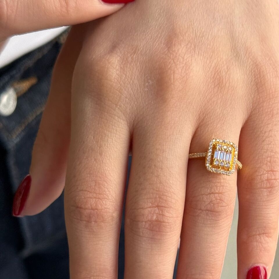 22 AYAR BAGET TAŞLI YÜZÜK