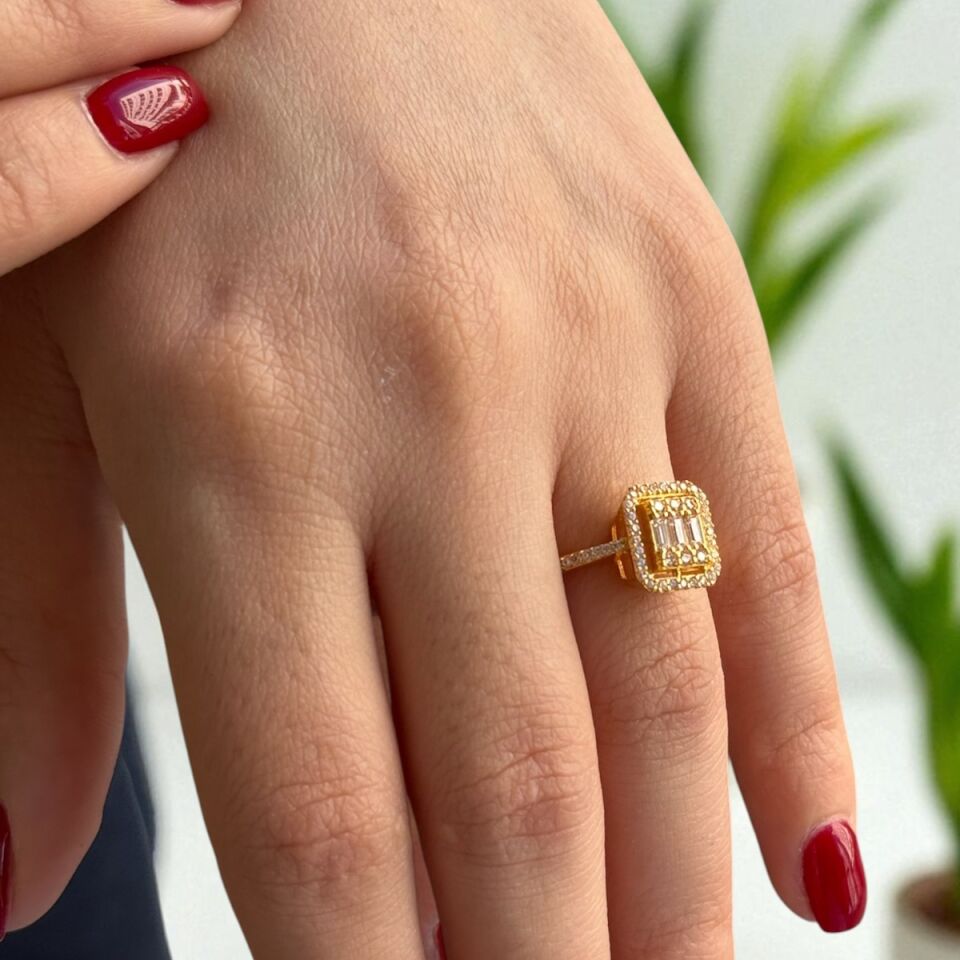 22 AYAR BAGET TAŞLI YÜZÜK