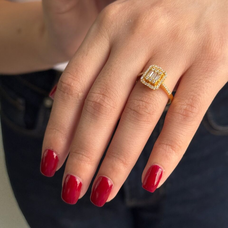 22 AYAR BAGET TAŞLI YÜZÜK