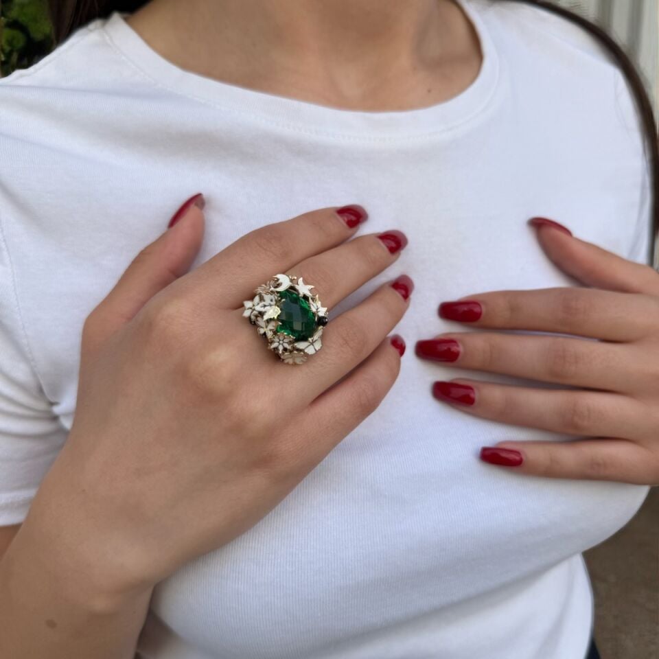 14 AYAR İTALYAN YEŞİL TAŞLI KENARLARI MİNELİ ÖZEL TASARIM ALTIN YÜZÜK