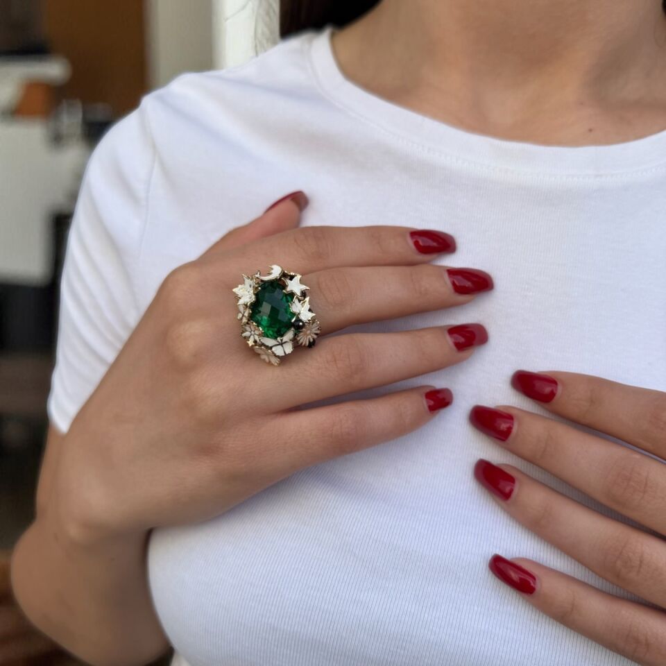 14 AYAR İTALYAN YEŞİL TAŞLI KENARLARI MİNELİ ÖZEL TASARIM ALTIN YÜZÜK