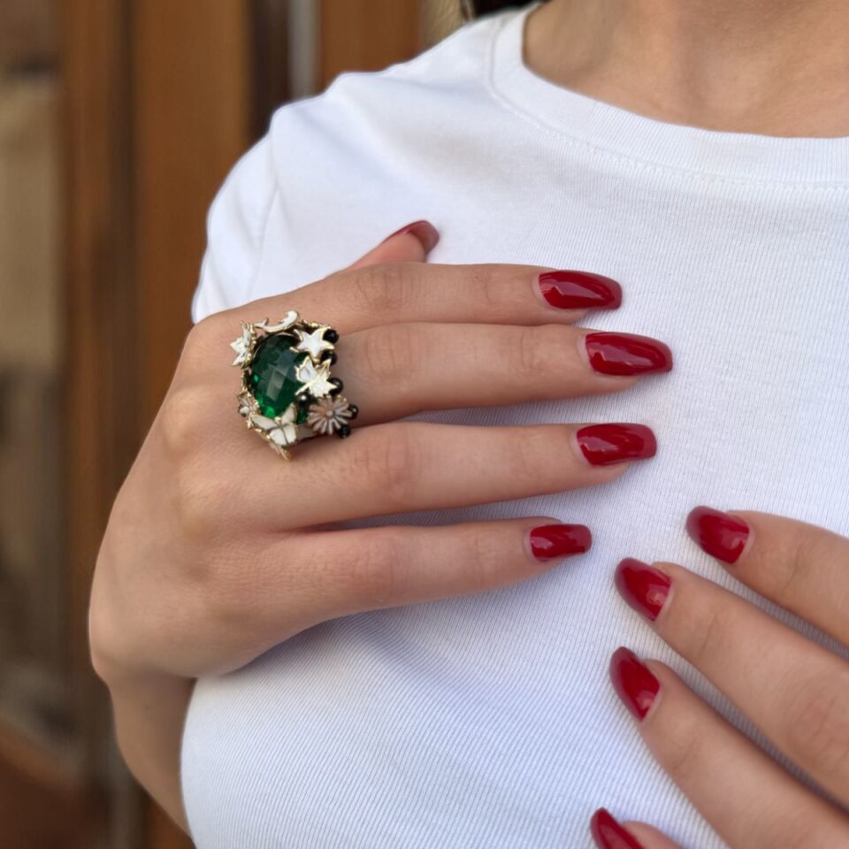 14 AYAR İTALYAN YEŞİL TAŞLI KENARLARI MİNELİ ÖZEL TASARIM ALTIN YÜZÜK